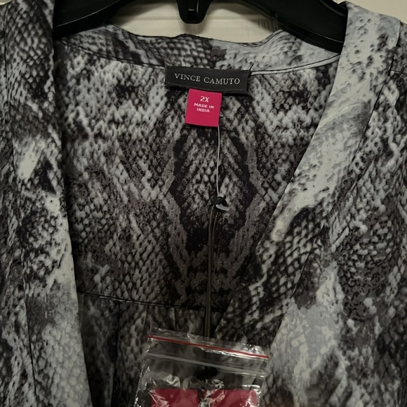 NWT Blouse - Picture 3 of 4